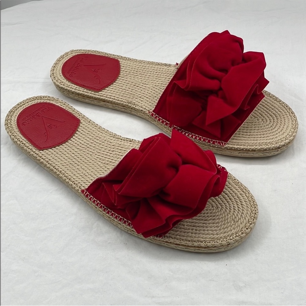 NEW! Vie Benie Red Velvet Ruffle Slide Sandals. EU40.